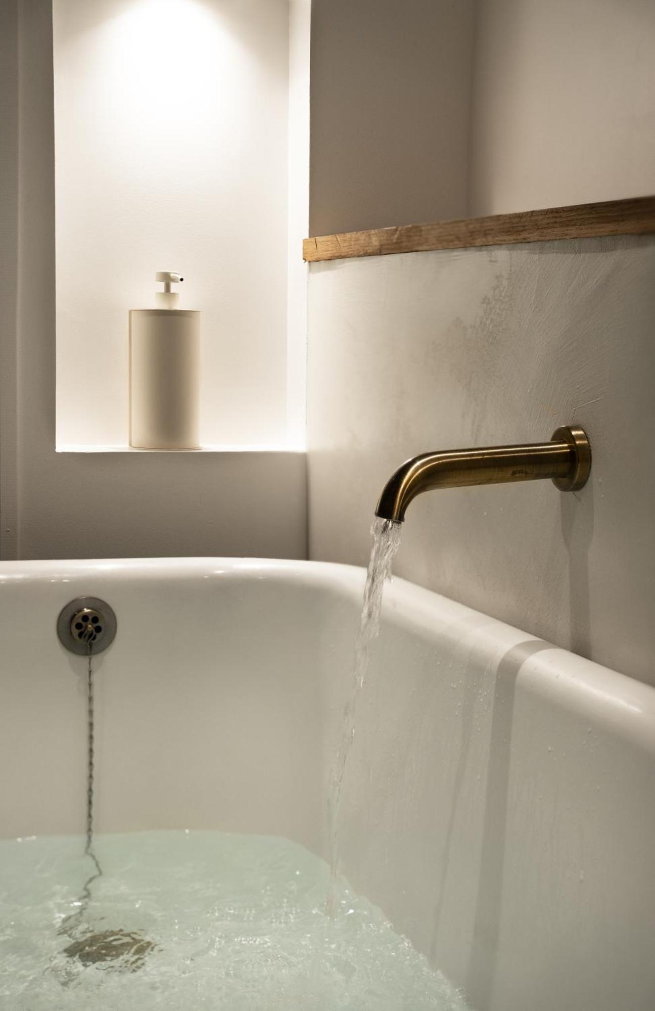 Le Roitelet - Suite D'Hotes Privative Montcavrel エクステリア 写真